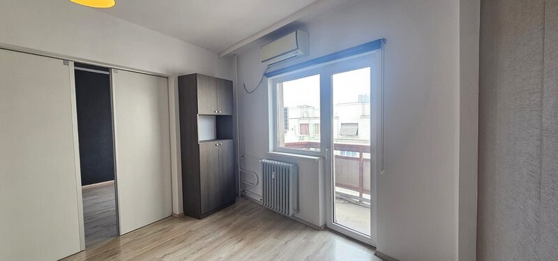 Inchiriere apartament 4 camere, Calea Victoriei - Teatrul Odeon / Parcare